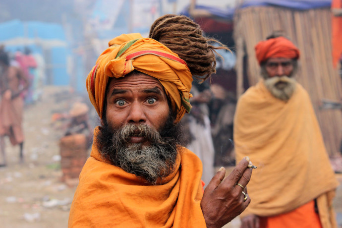 PILGRIMS TO GANGASAGAR. Photograph by Anjan Ghosh. India 2014